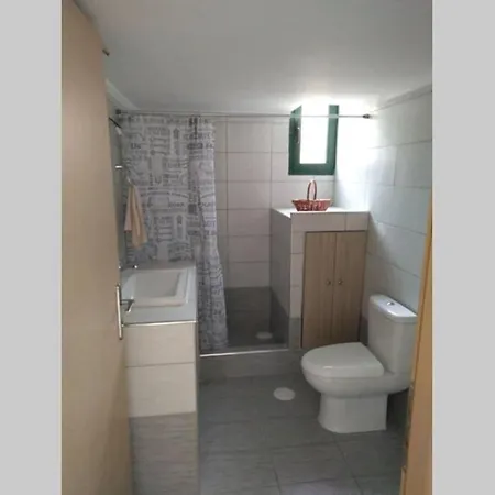 Apartment Roses-mourteri