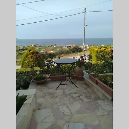 Roses-mourteri Апартаменты